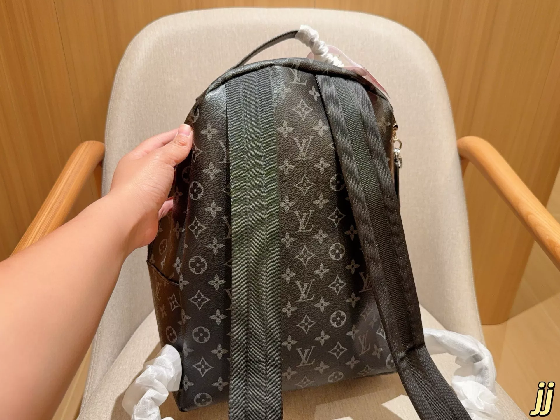루이비통 디스커버리 클래식 모노그램 백팩 상세 이미지 4
