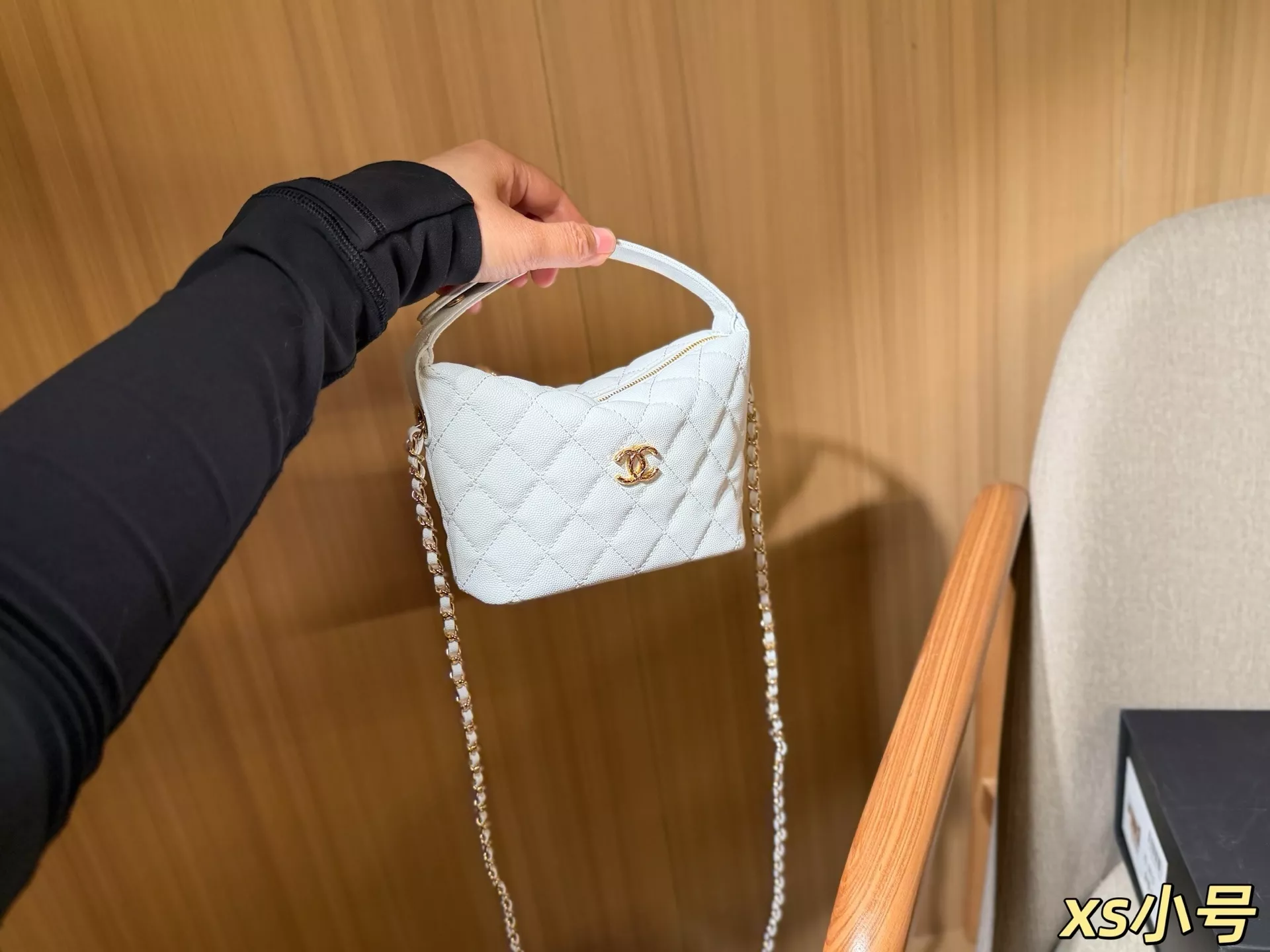샤넬 체인 스트랩 퀼팅 미니 백 상세 이미지 3