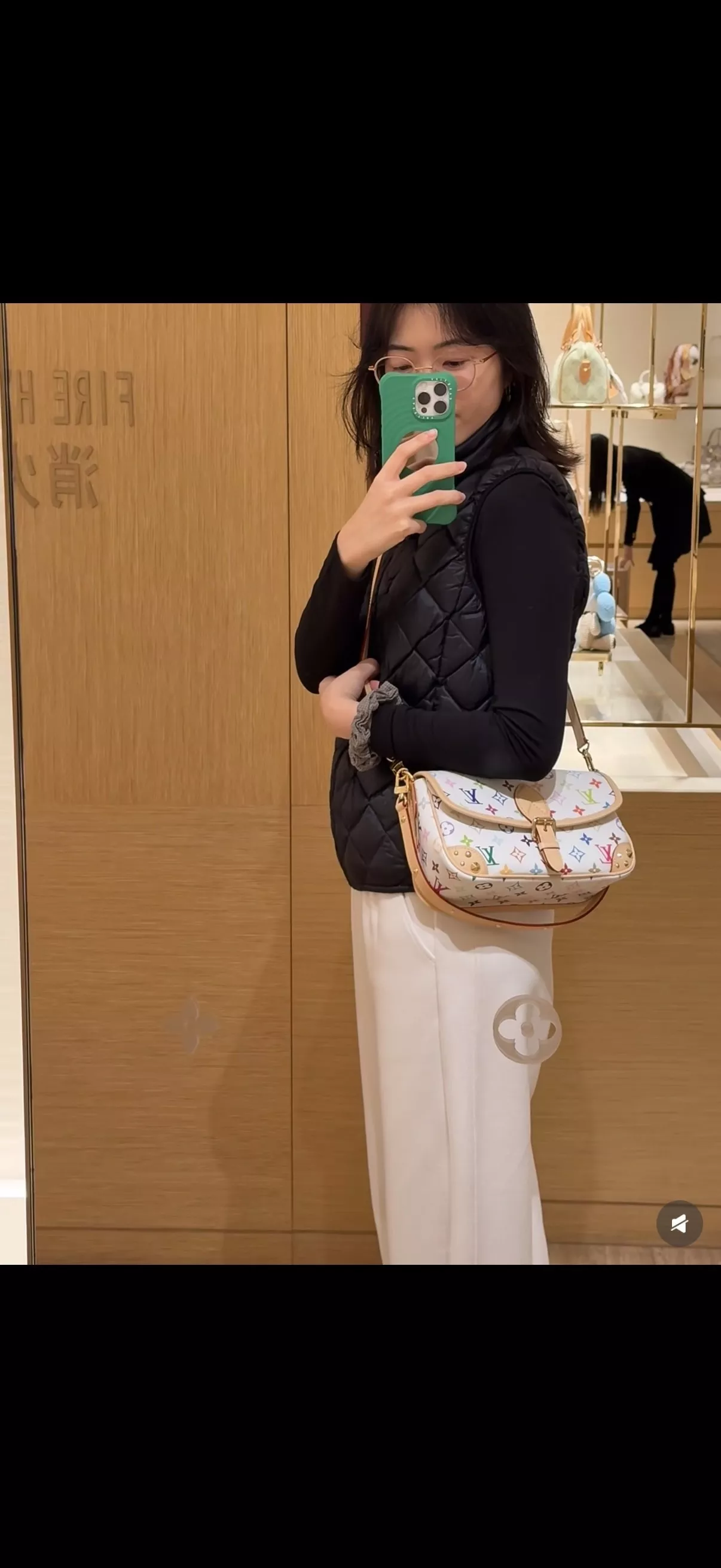 루이비통 무라카미 협업 화이트 멀티컬러 숄더백 상세 이미지 12