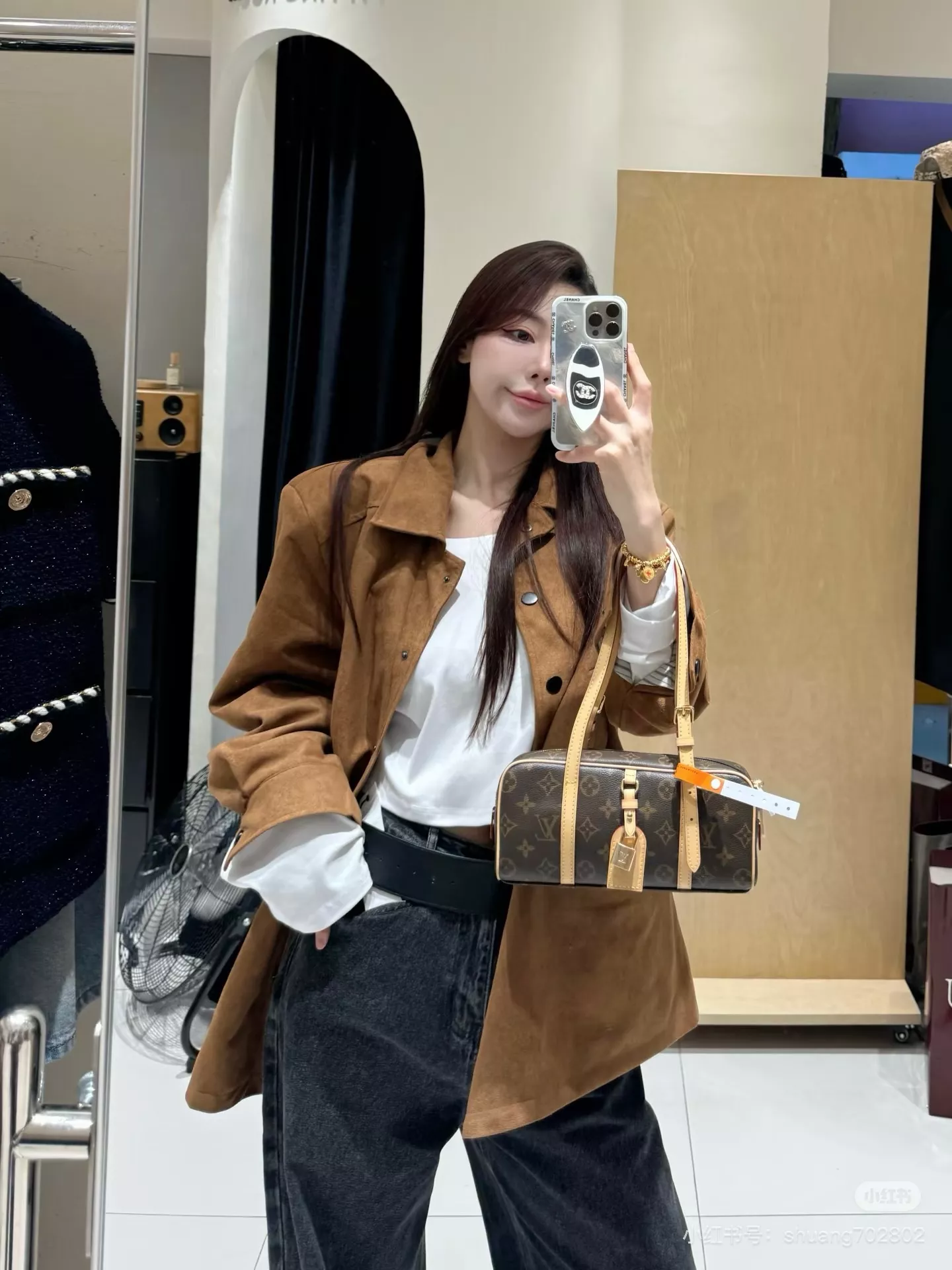 루이비통 행온 볼링 스타일 숄더백 상세 이미지 10