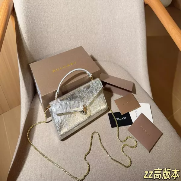 불가리 체인 스트랩 포인트 미니 체인백