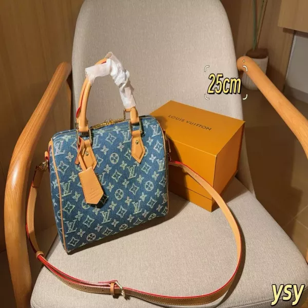 루이비통 데님 모노그램 스터드 백