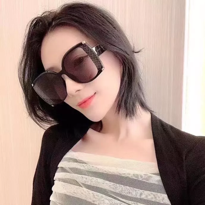 루이비통 미니 모노그램 포인트 선글라스 상세 이미지 16