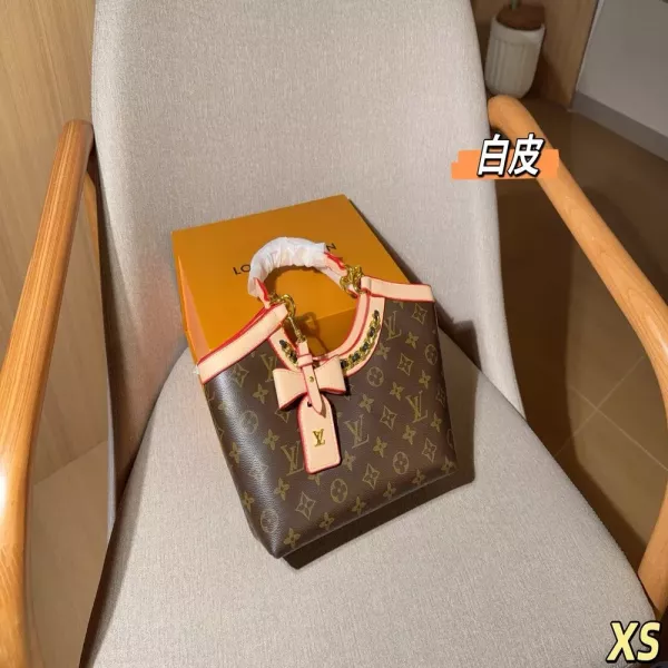루이비통 빈티지 무드 핸들 백