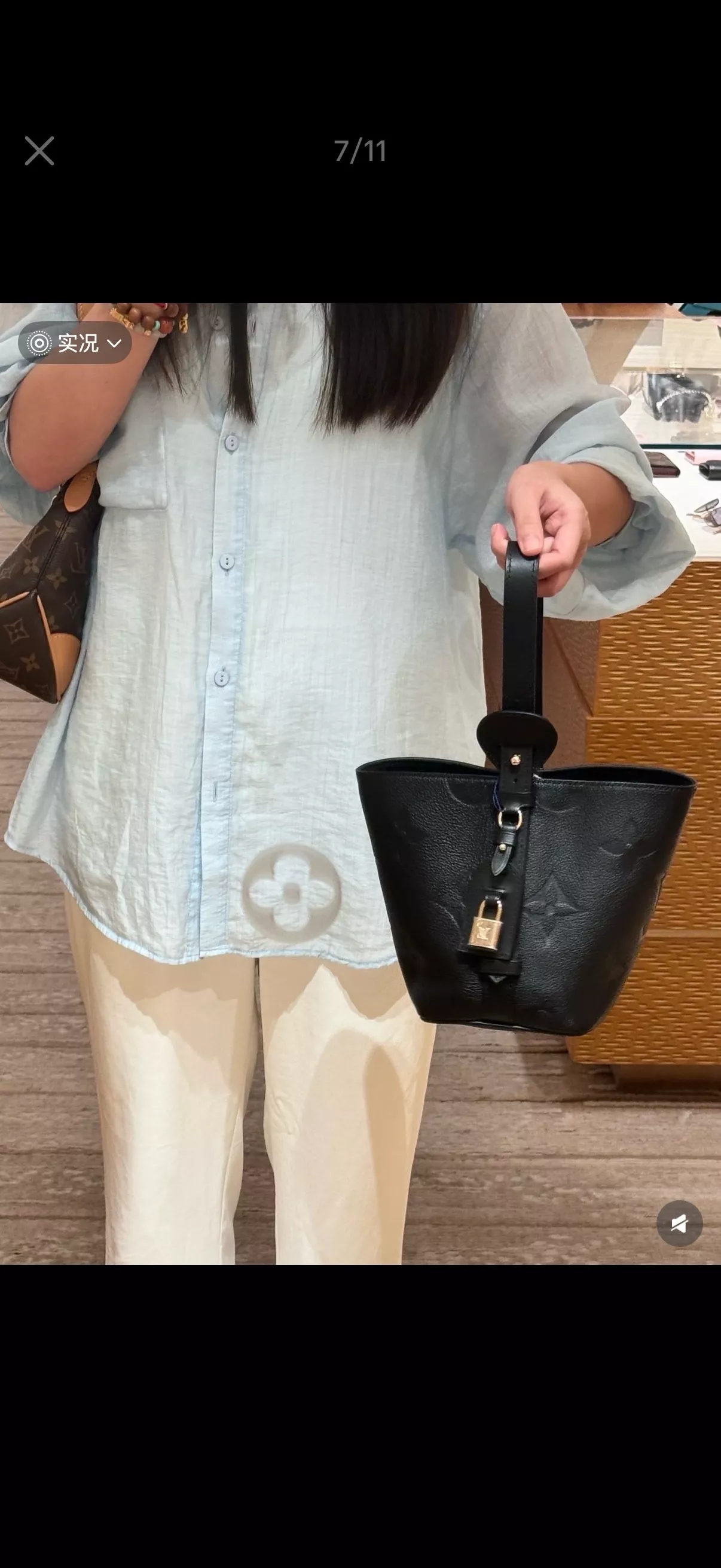 루이비통 엠보 디테일 올인 비비 실루엣 백 상세 이미지 12