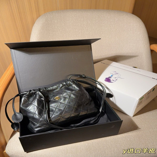 샤넬 드로스트링 디테일 양가죽 백