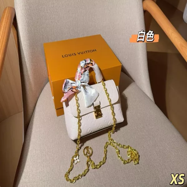 루이비통 마들렌 비비 엠보 체인 핸드백