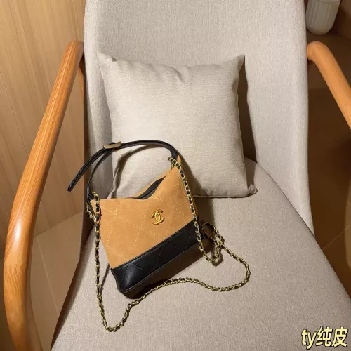 샤넬 스웨이드 체인 숄더 겸 크로스 백