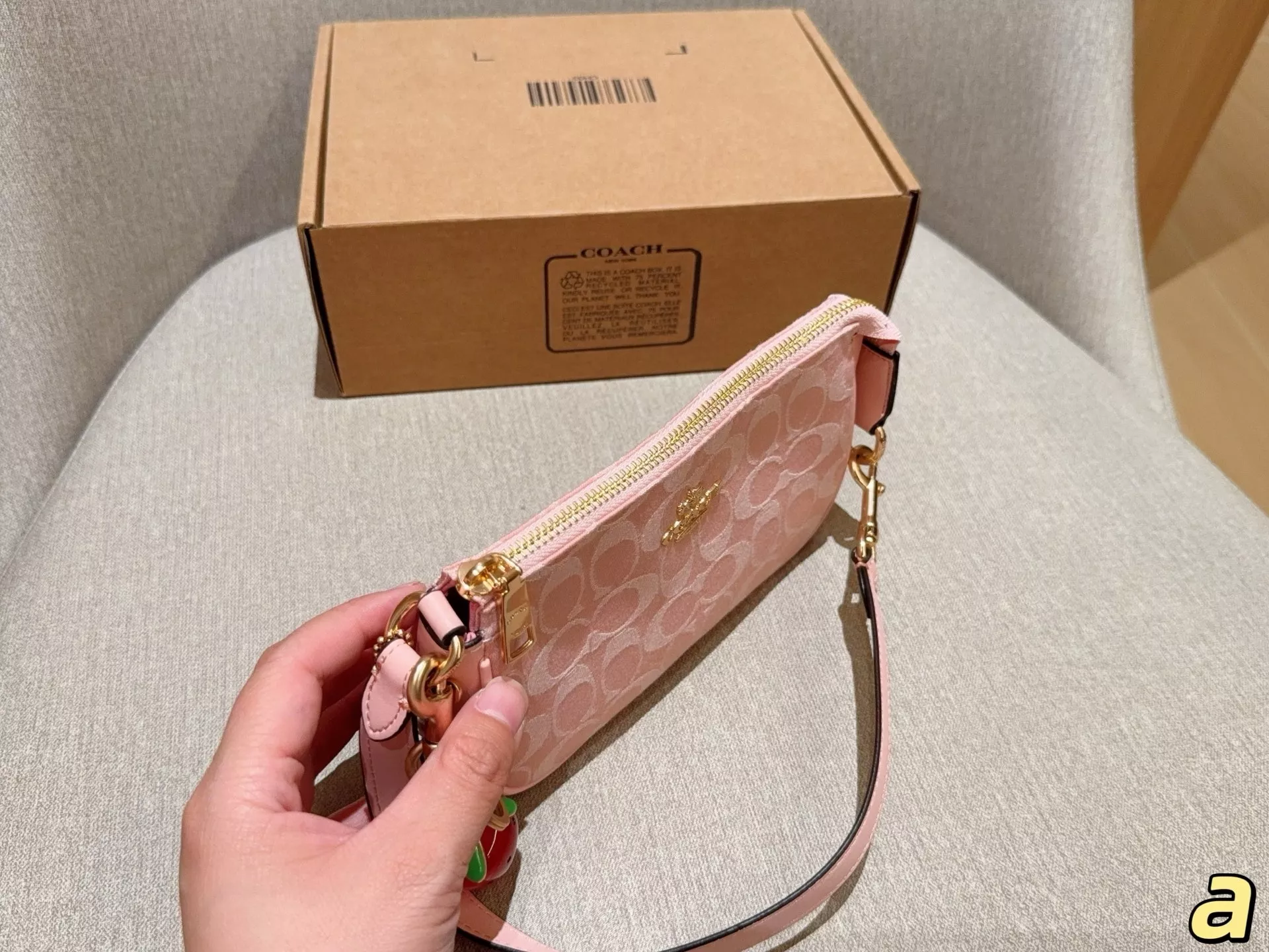 코치 놀리타 19 데님 체인백 상세 이미지 7