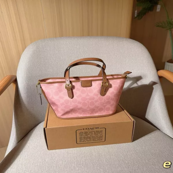 코치 미니 택시 쇼핑백 스타일 가방