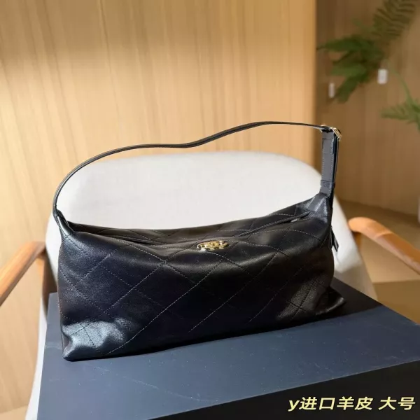 샤넬 양가죽 언더암 숄더백