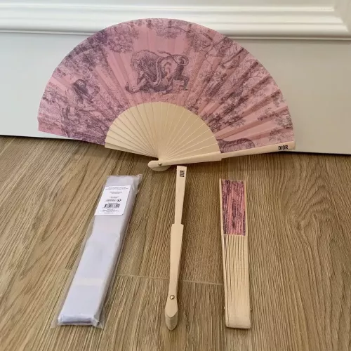 디올 디올리비에라 핑크 한정 부채
