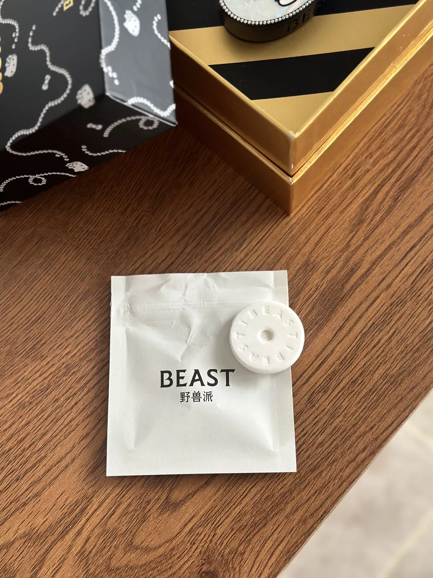 비스트 헬로키티 콜라보 차량용 송풍구 방향제 상세 이미지 9