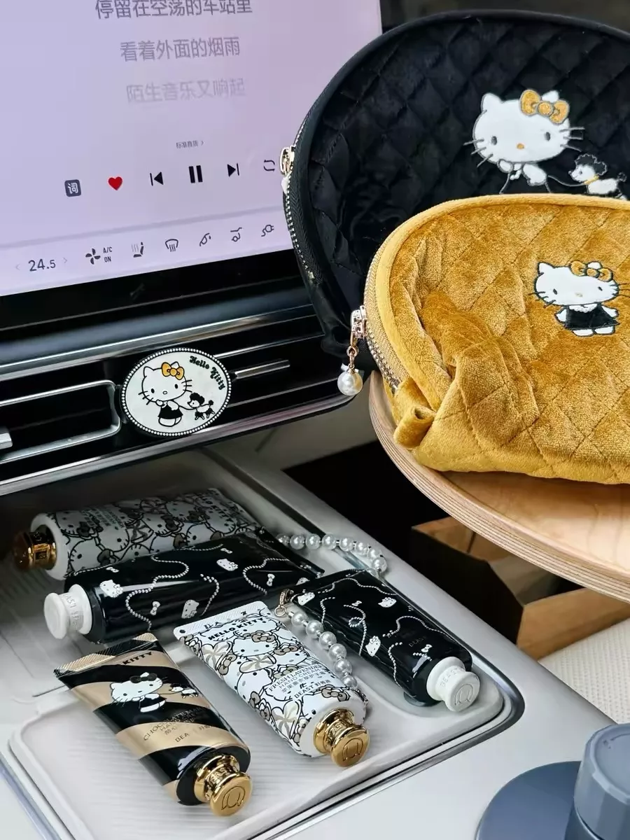 비스트 헬로키티 콜라보 차량용 송풍구 방향제 상세 이미지 48