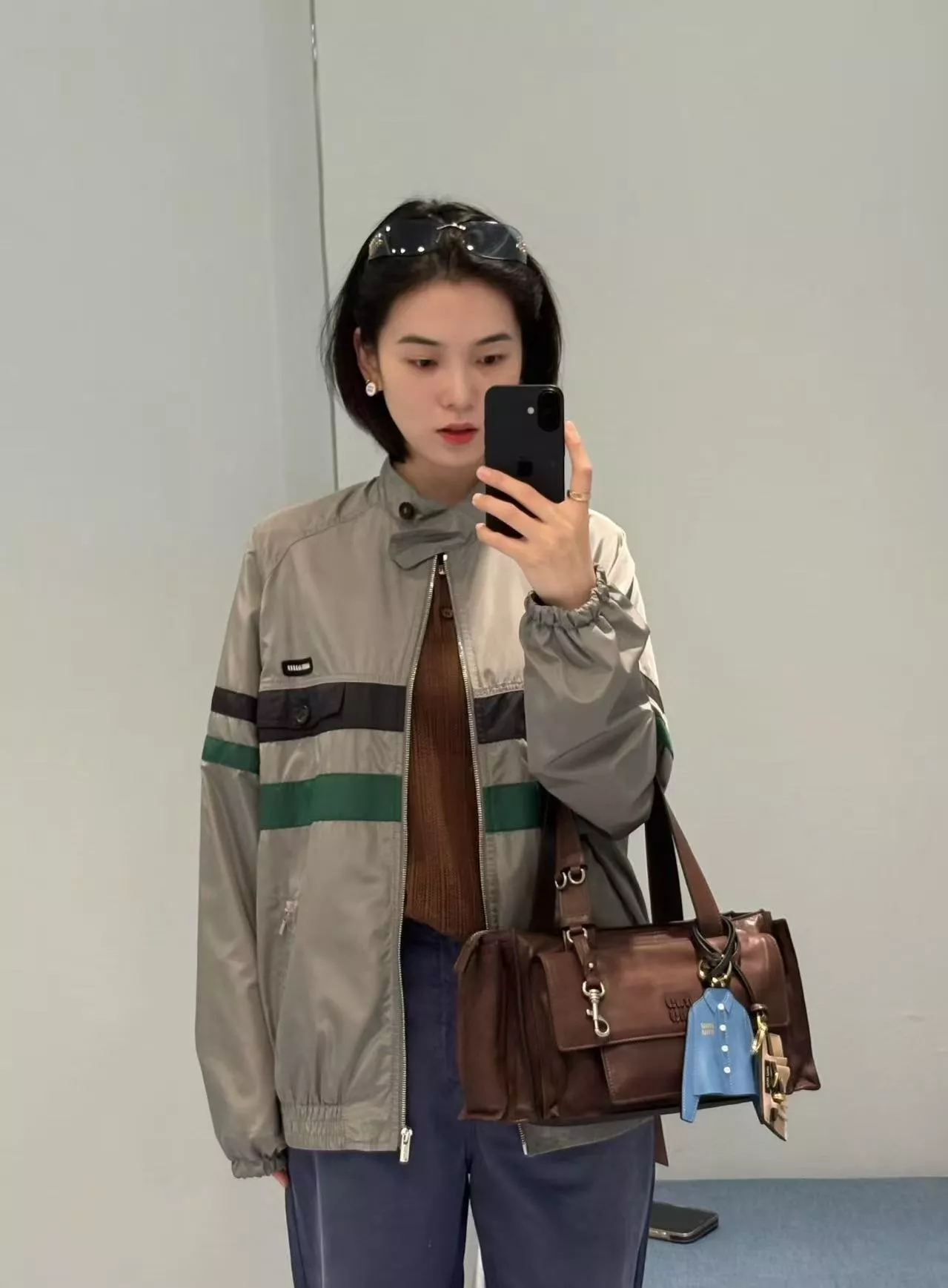 미우미우 배색 스트라이프 집업 아우터와 상세 이미지 18