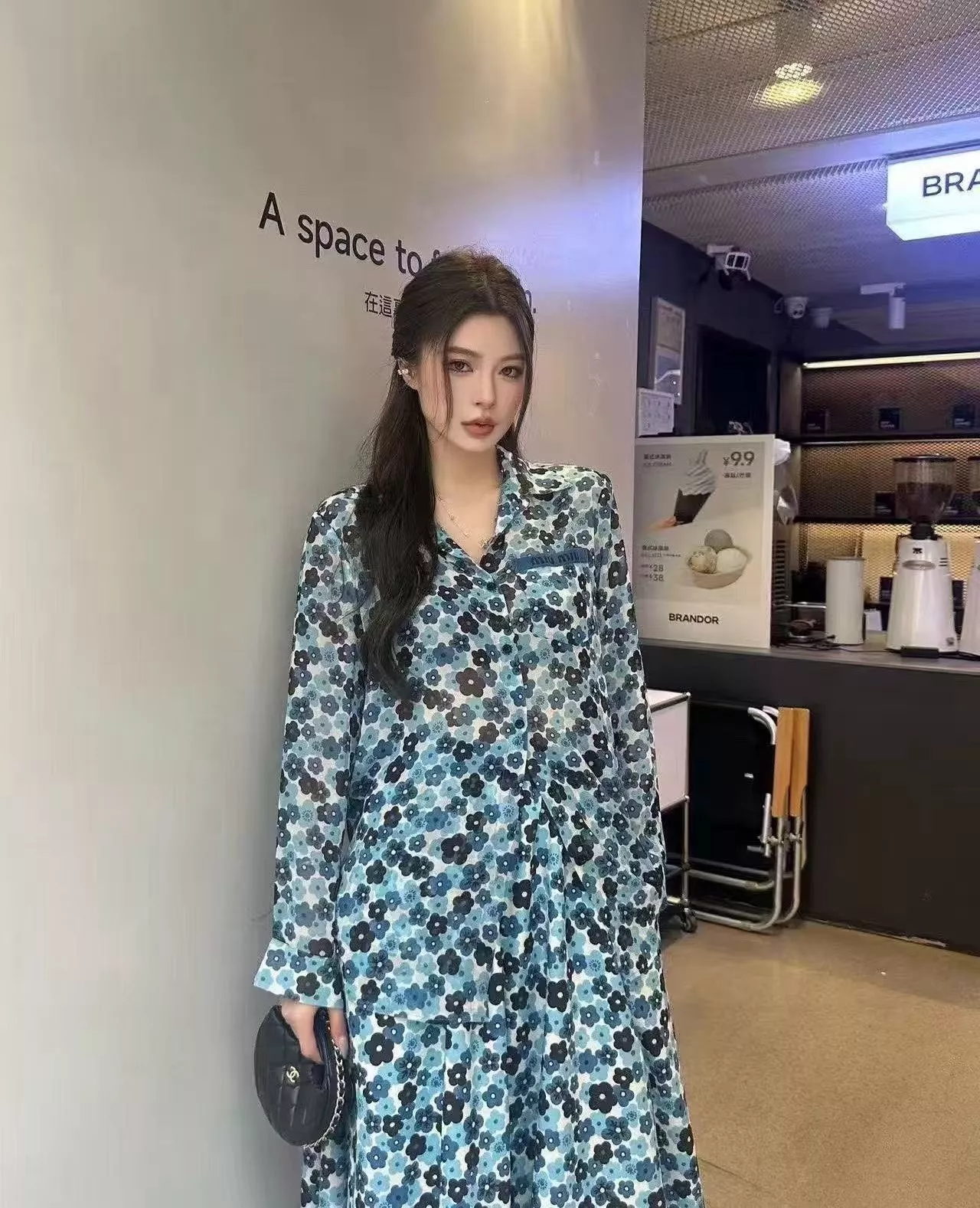 미우미우 플라워 프린트 셔츠와 스커트 세트 상세 이미지 11