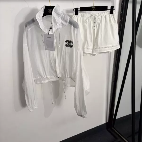 샤넬 더블씨 자수 윈드브레이커 쇼츠 세트