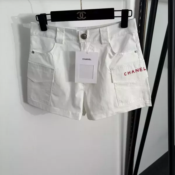 샤넬 로고 자수 카고 쇼츠
