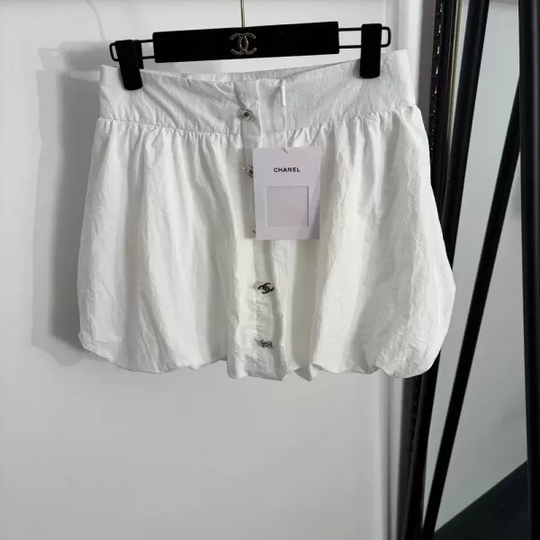 샤넬 버튼 포인트 버블 실루엣 스커트