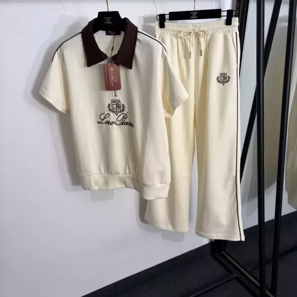 로로피아나 반집업 카라 반소매 탑 앤 밴딩 팬츠 세트
