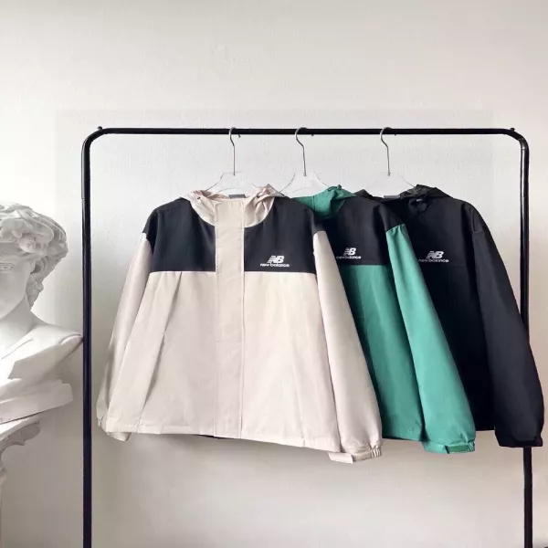뉴발란스 배색 후드 바람막이 아우터