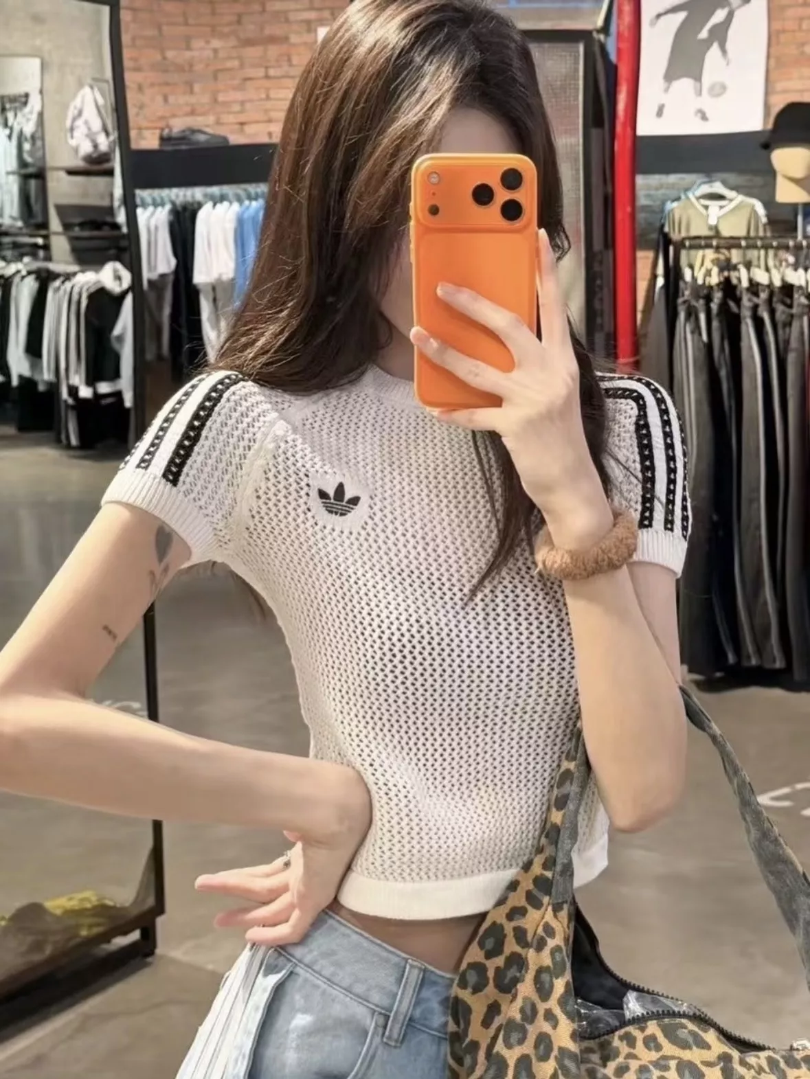 아디다스 메쉬 짜임 크롭 반팔 상의 상세 이미지 14
