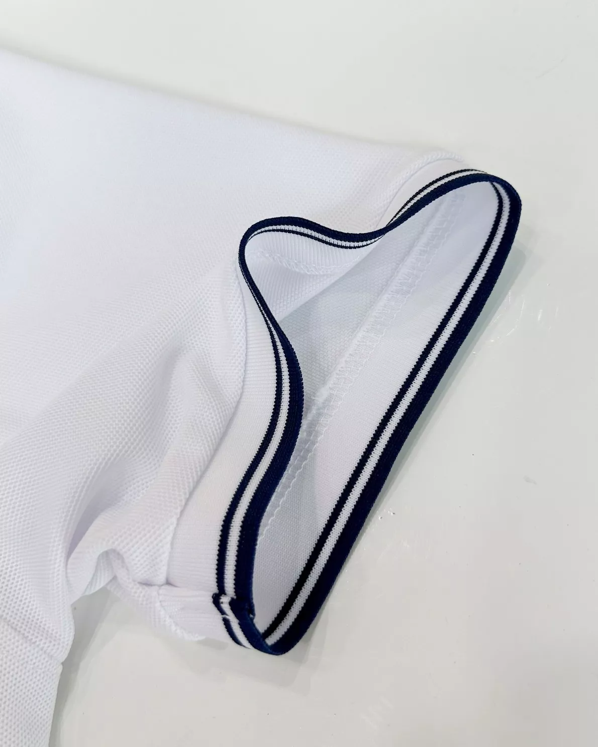 몽클레어 투톤 카라 포인트 코튼 폴로 상의 상세 이미지 27