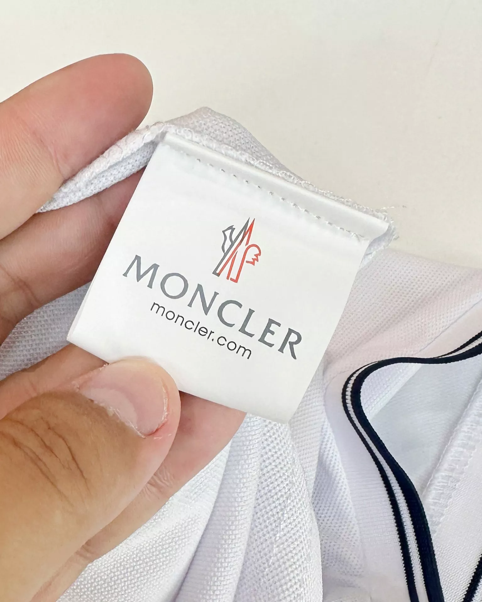 몽클레어 투톤 카라 포인트 코튼 폴로 상의 상세 이미지 18