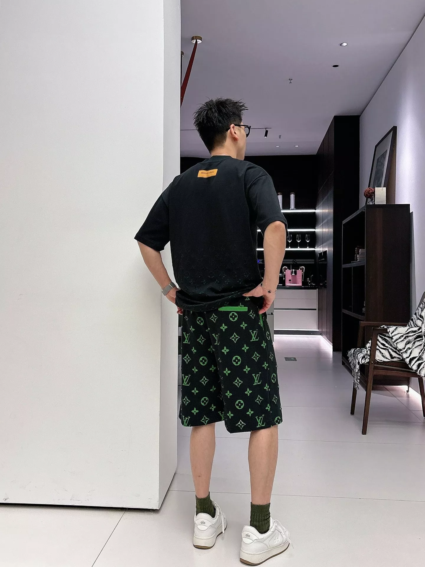 루이비통 로고 자카드 밴딩 쇼츠 상세 이미지 17