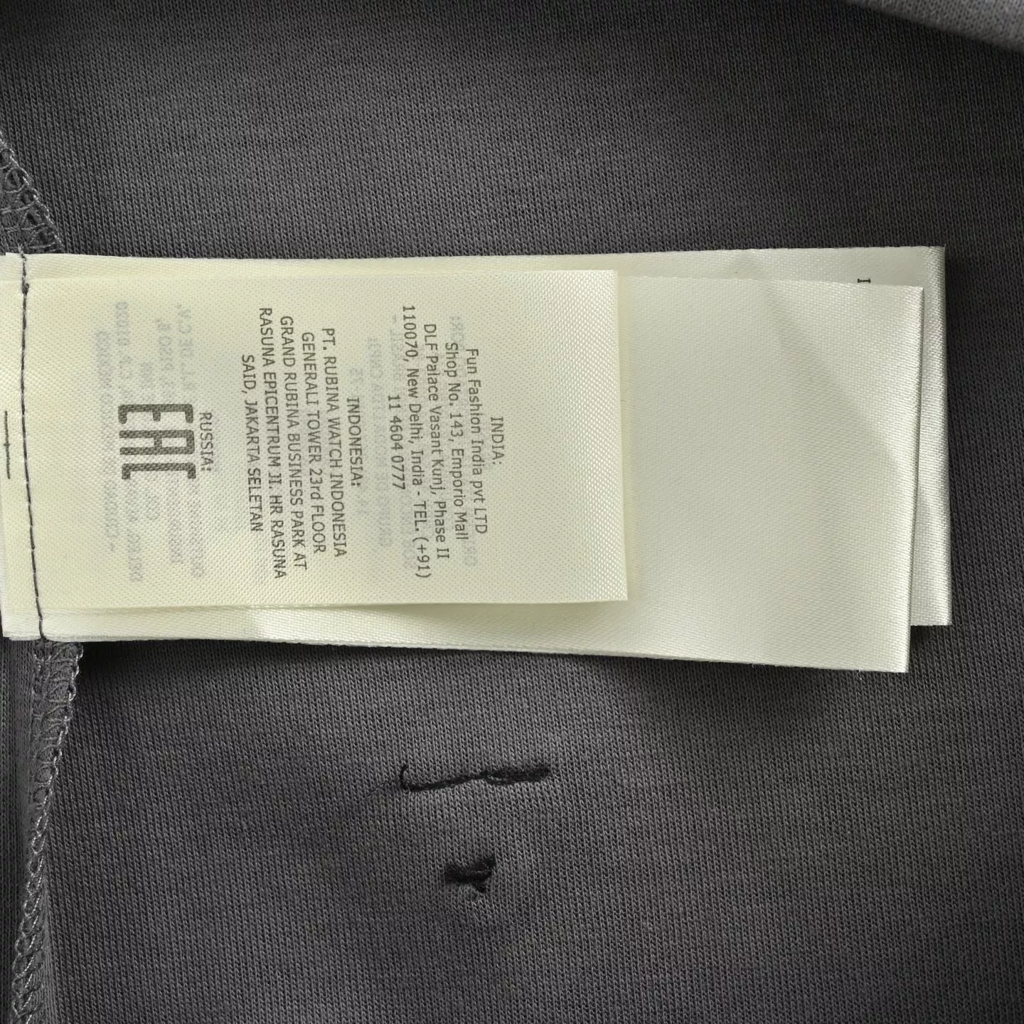 펜디 로고 포켓 지퍼 포인트 반팔 탑 상세 이미지 6