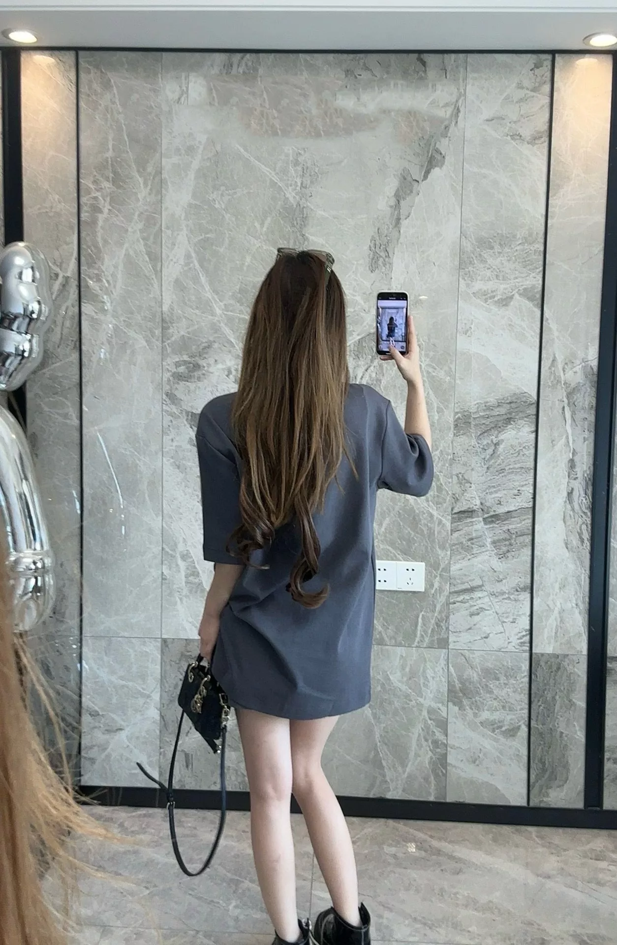 펜디 로고 포켓 지퍼 포인트 반팔 탑 상세 이미지 14