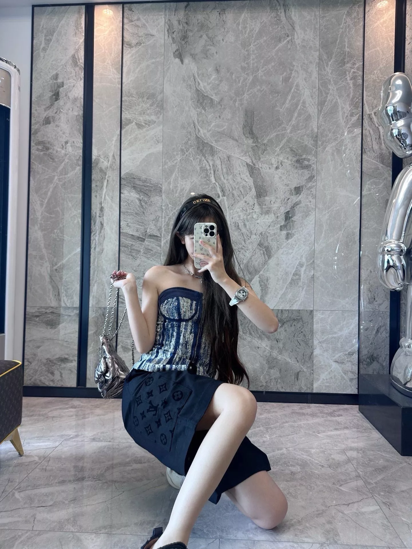 루이비통 포켓 플로킹 모노그램 쇼츠 상세 이미지 17
