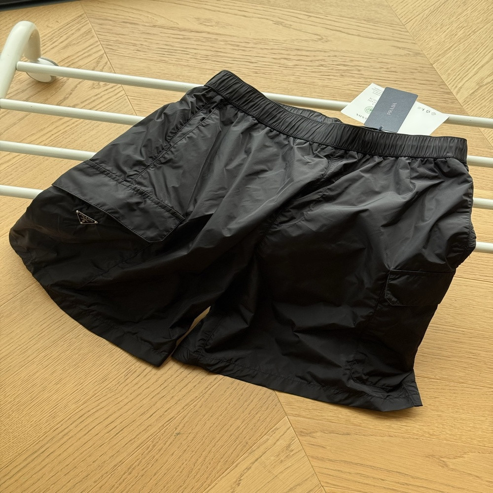 프라다 리나일론 카고 쇼츠