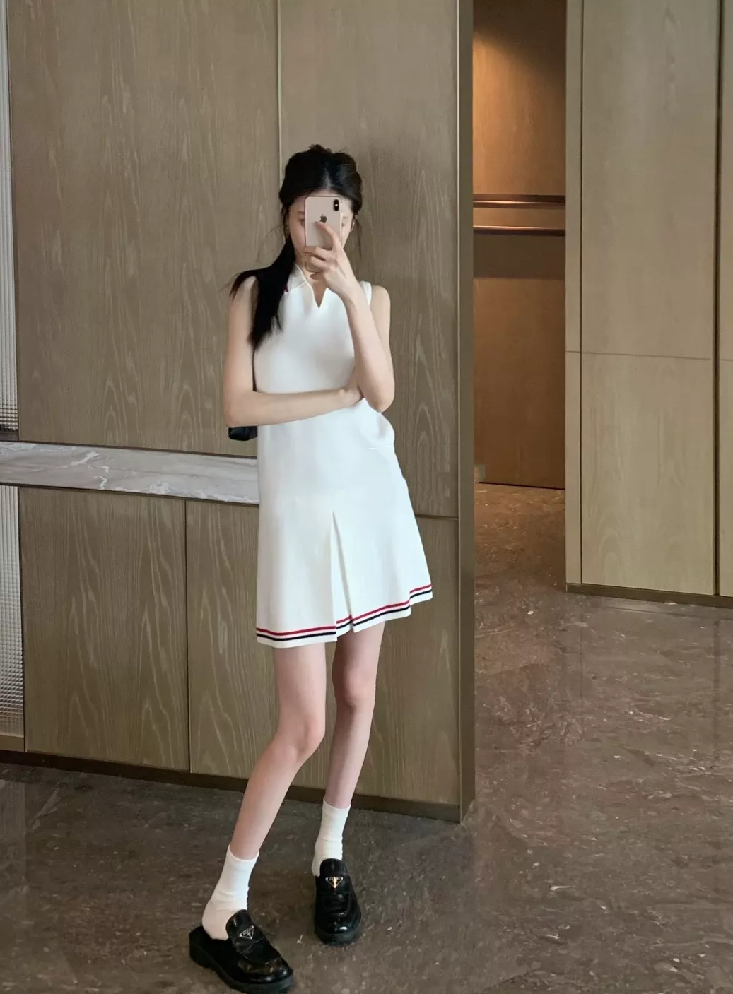 톰브라운 배색 카라 민소매 테니스 드레스 상세 이미지 23