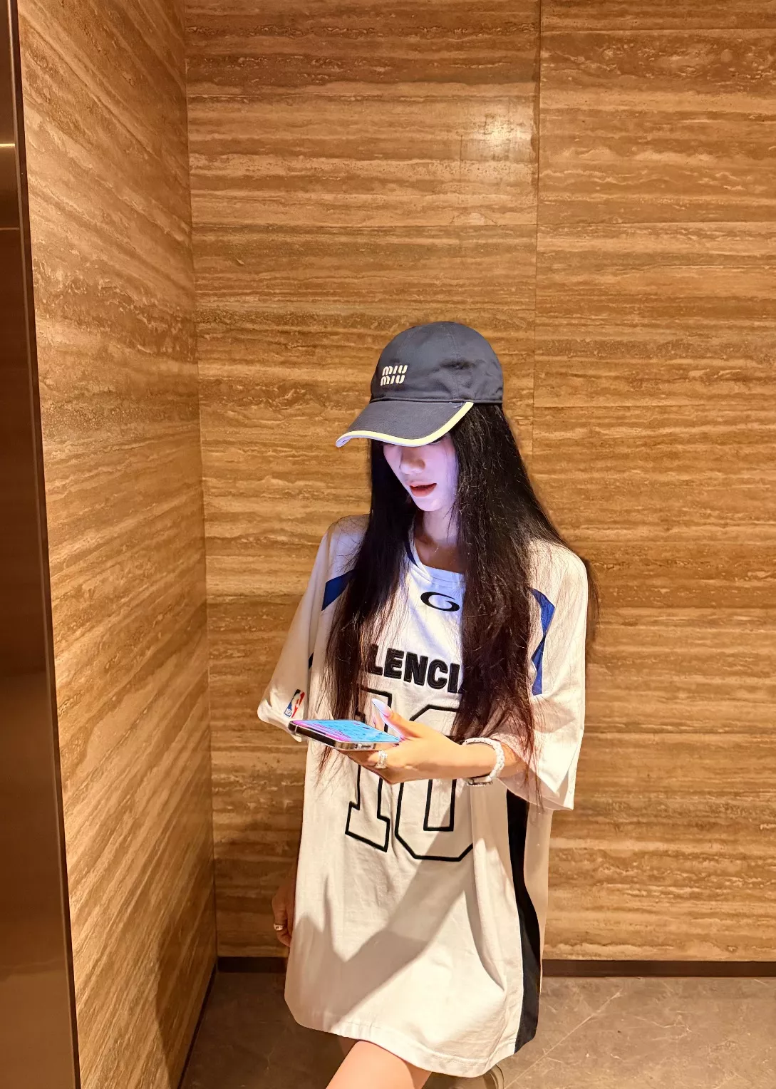 발렌시아가 엔비에이 콜라보 자수 로고 배색 반팔 탑 상세 이미지 32