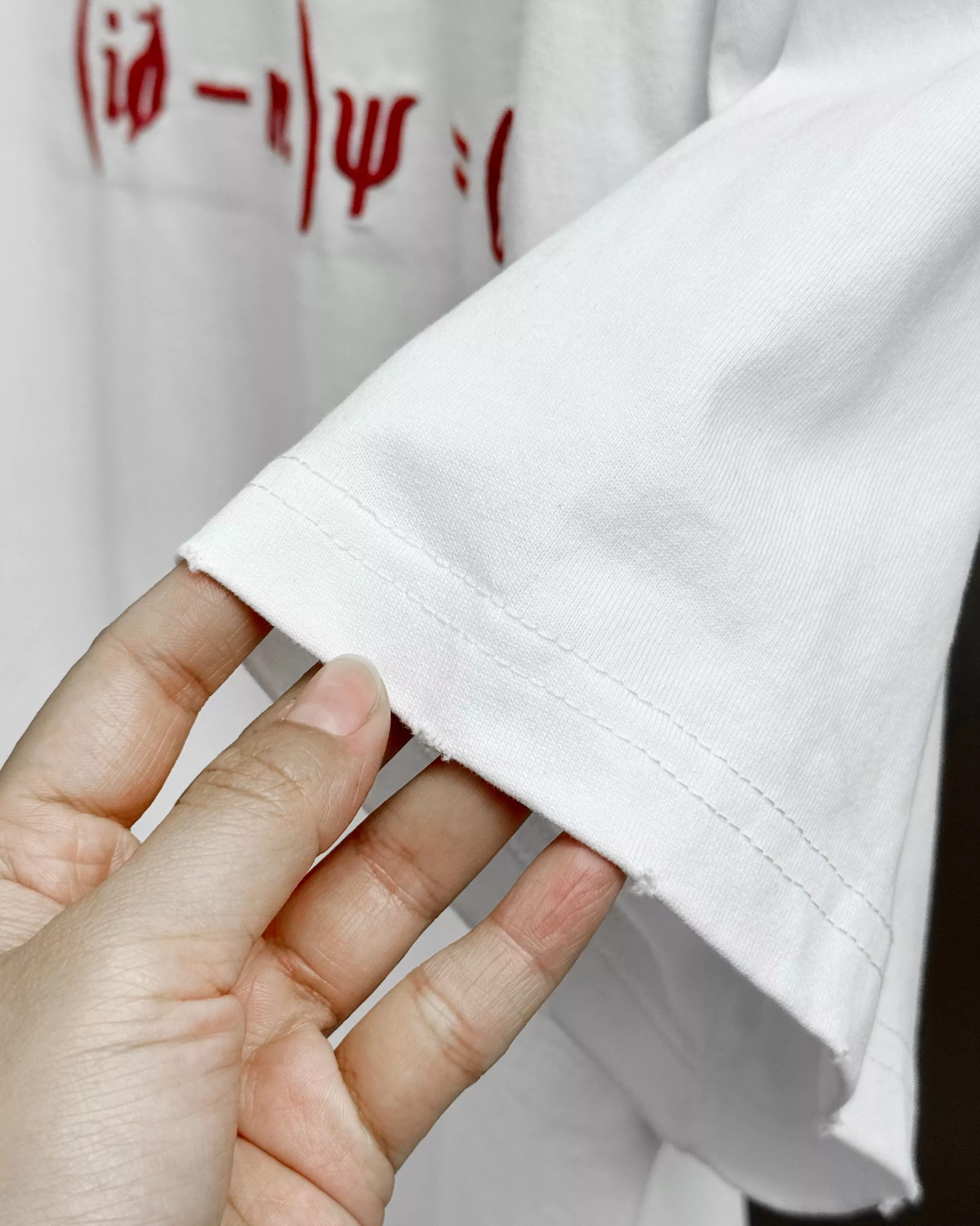 발렌시아가 자수 포인트 워싱 오버핏 반팔 탑 상세 이미지 9