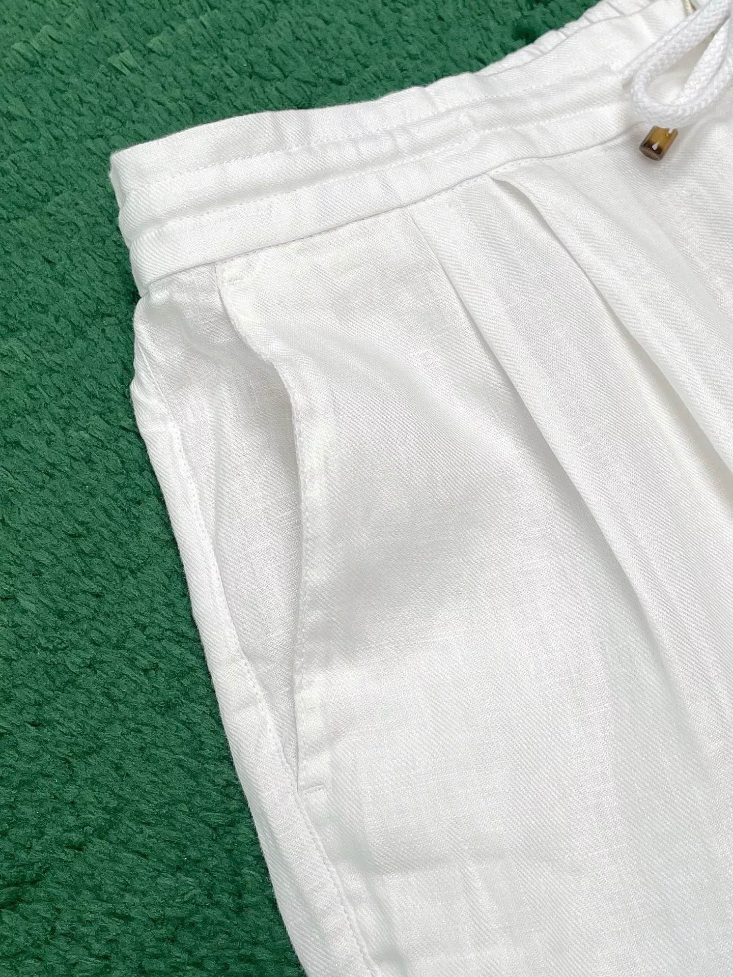 브루넬로쿠치넬리 드로스트링과 투턱 디테일의 울 팬츠 상세 이미지 19