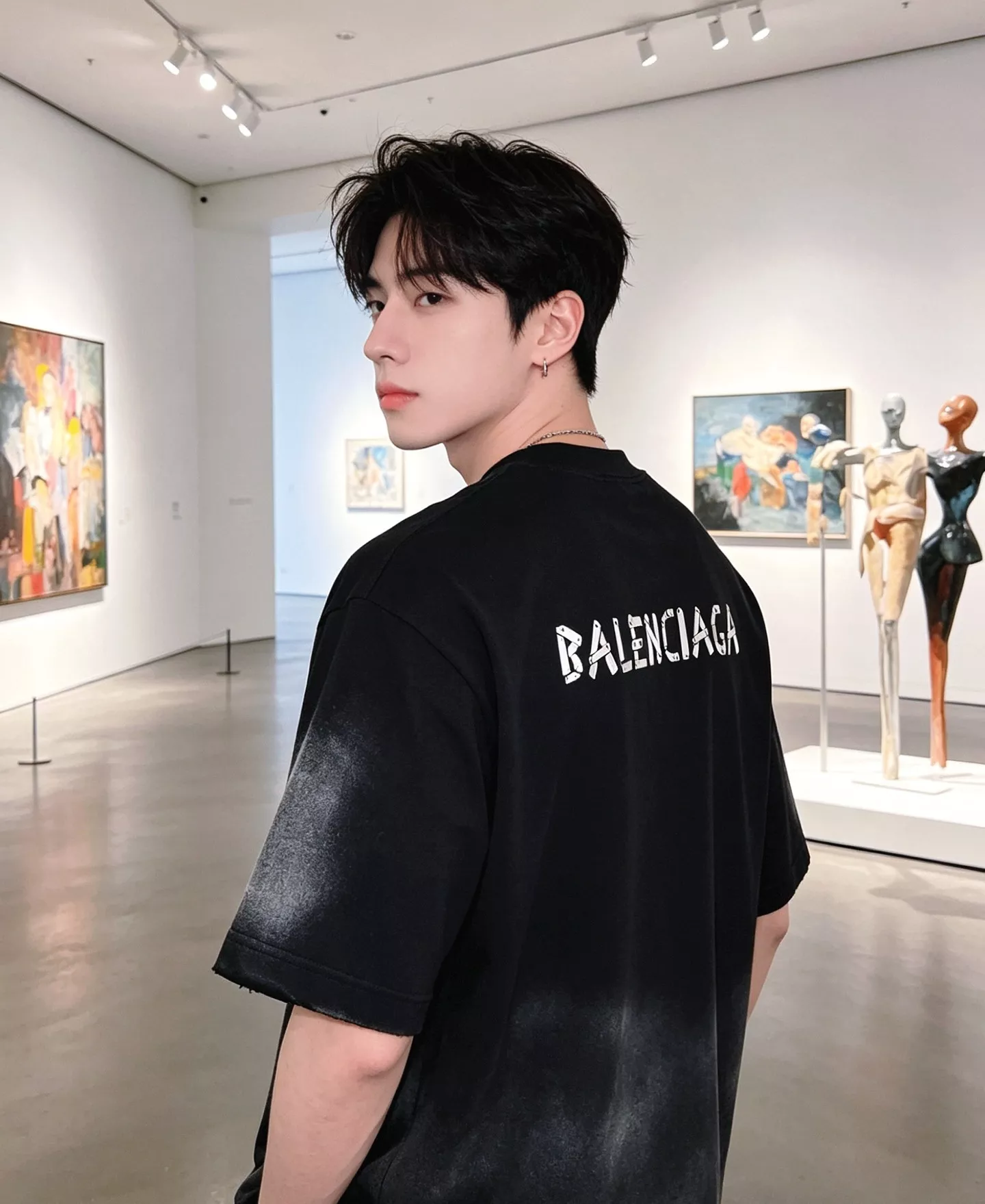 발렌시아가 메탈 로고 포인트 디스트로이드 반팔 탑 상세 이미지 14