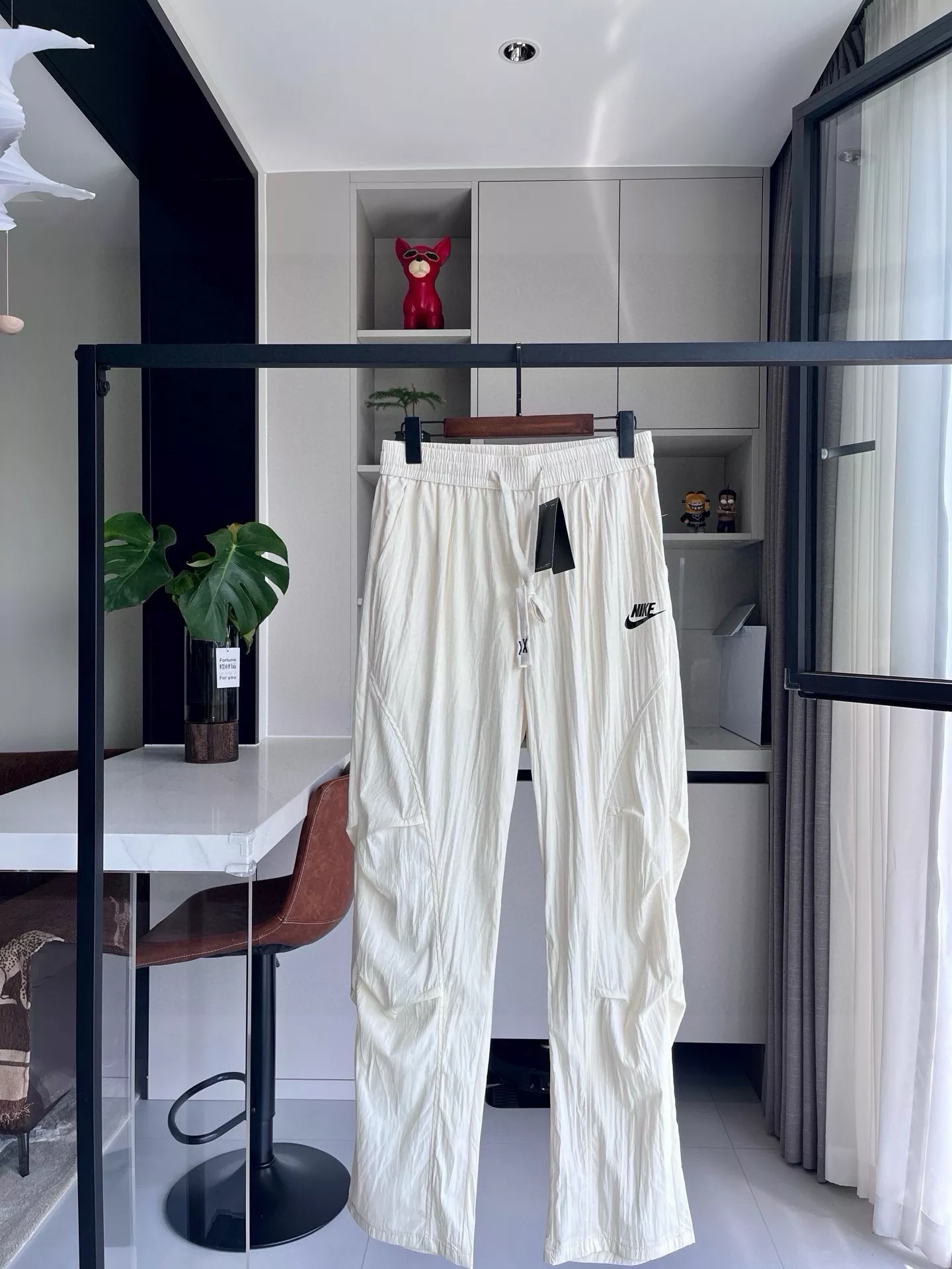 나이키 일자핏 텍스처 카고 팬츠 상세 이미지 2