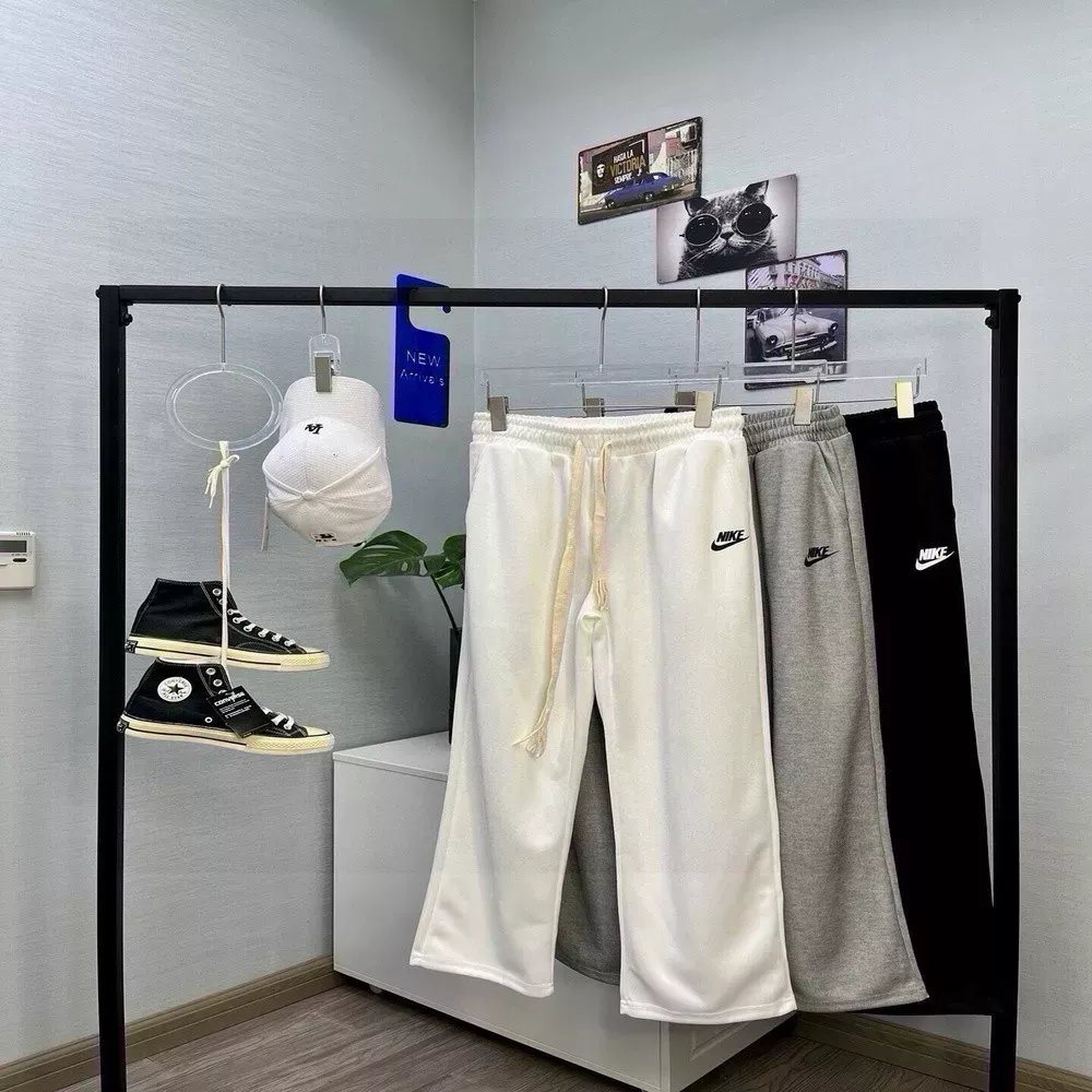 나이키 베이직 로고 일자핏 조거 팬츠
