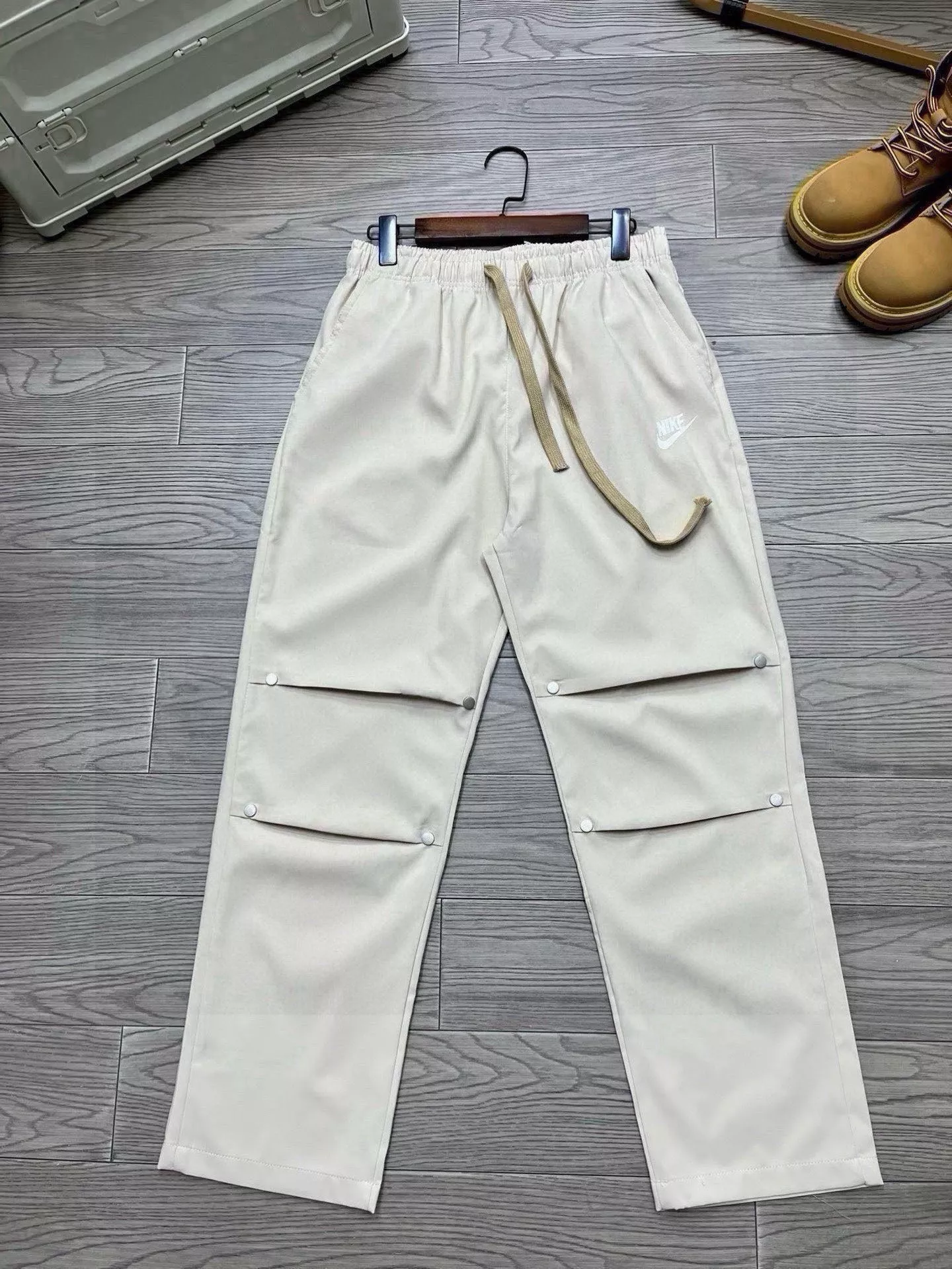 나이키 일자핏 유니섹스 카고 팬츠 상세 이미지 2