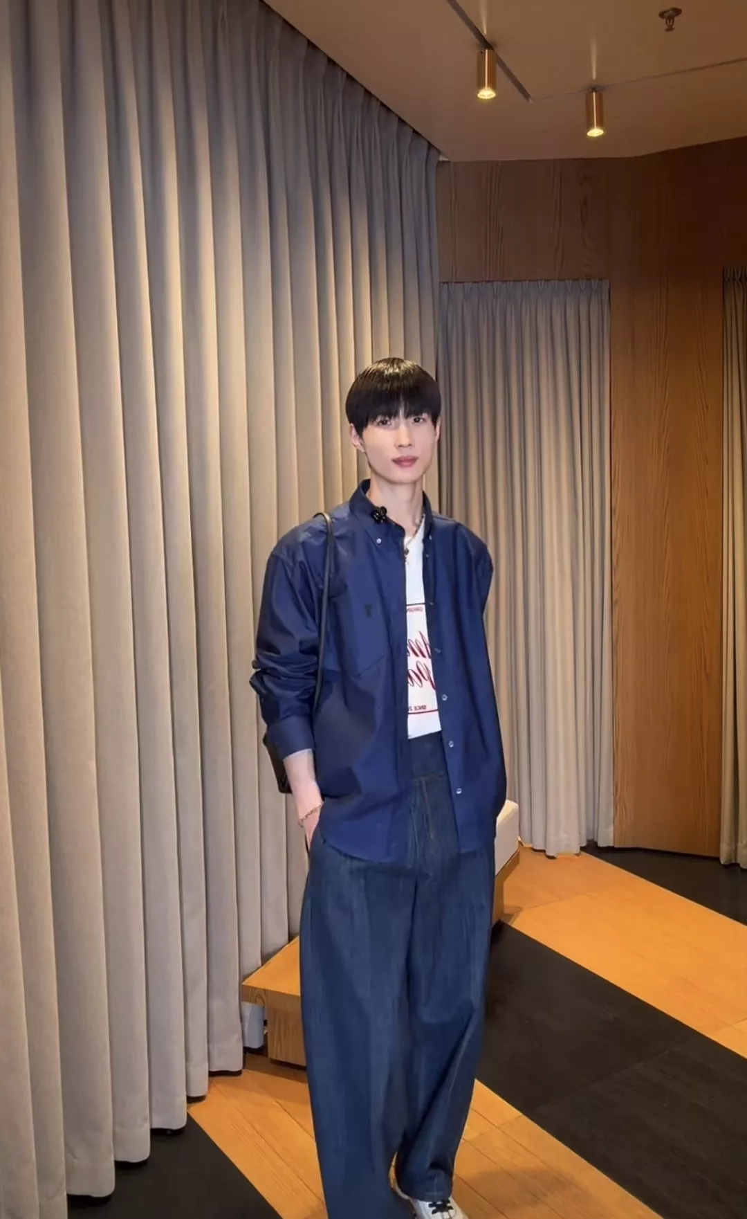 아미 하트 자수 포켓 옥스포드 셔츠 상세 이미지 15