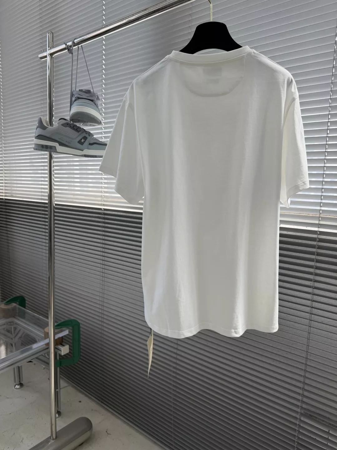 펜디 로고 배색 자수 라운드 반팔 상의 상세 이미지 8