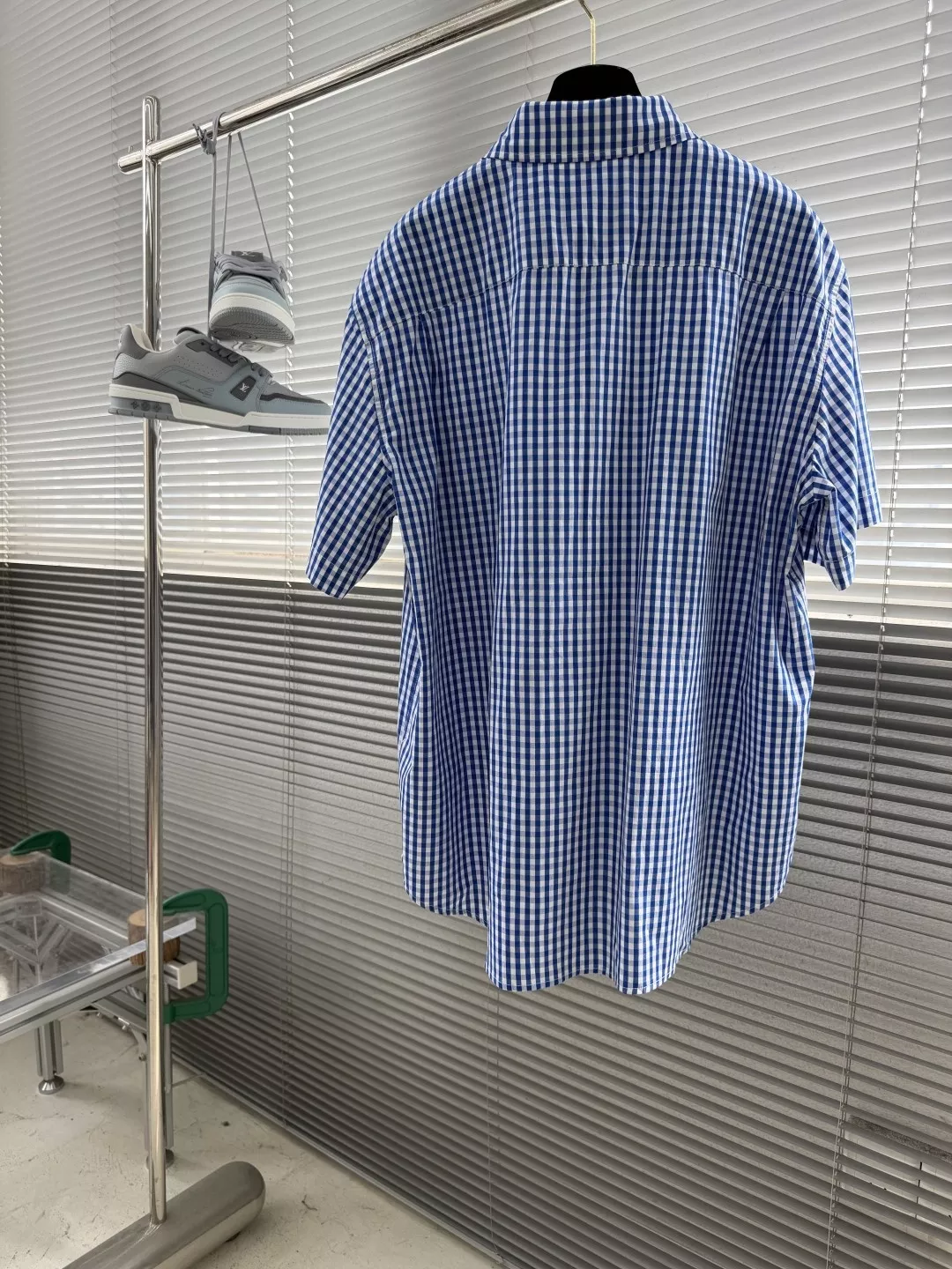 로에베 아나그램 자수 체크 하프 셔츠 상세 이미지 8