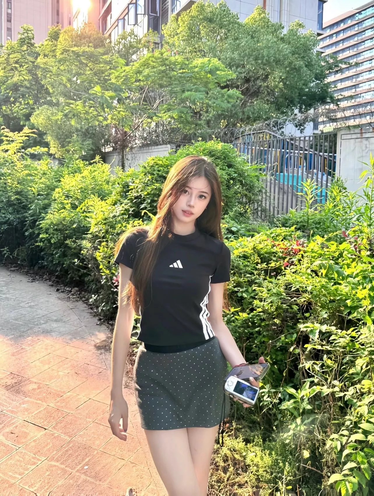 아디다스 여성 크롭핏 삼선 로고 탑 상세 이미지 24