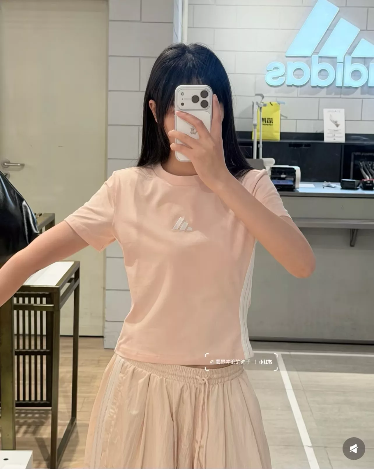 아디다스 여성 크롭핏 삼선 로고 탑 상세 이미지 21