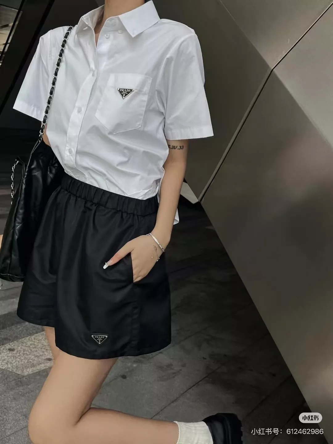 프라다 블랙 나일론 밴딩 쇼츠 상세 이미지 17