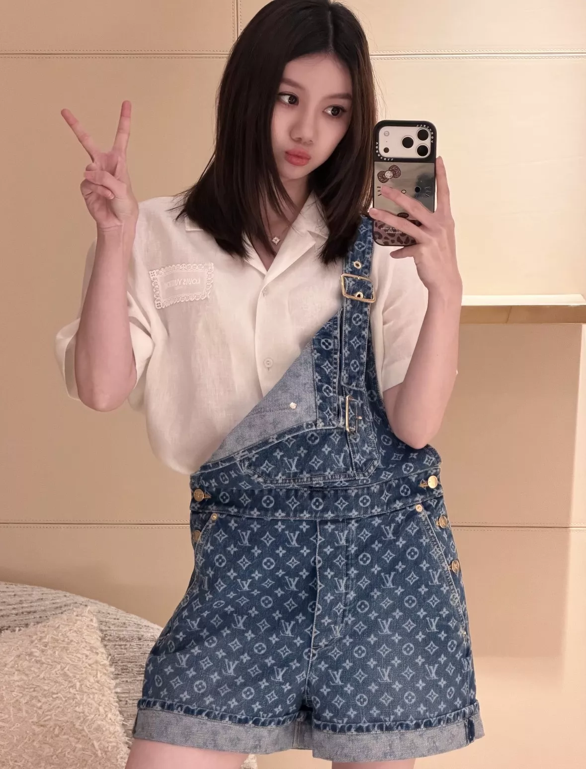 루이비통 모노그램 데님 오버롤 쇼츠 상세 이미지 49