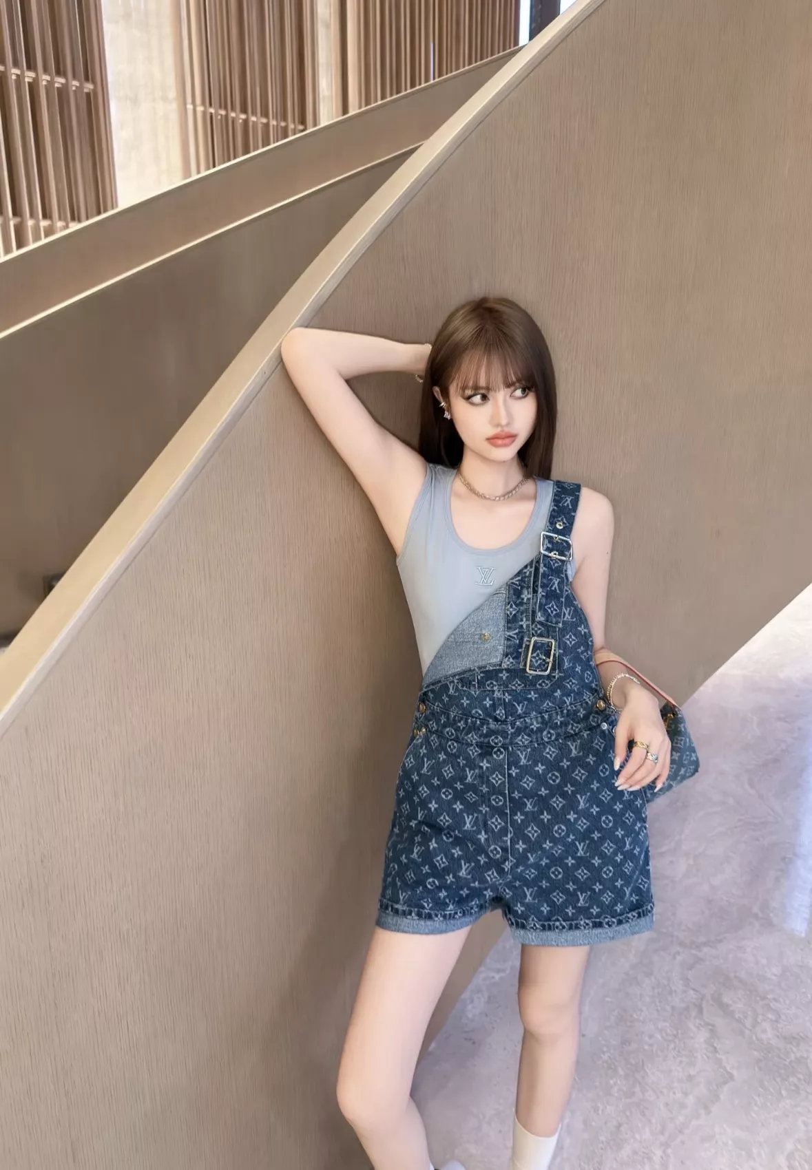 루이비통 모노그램 데님 오버롤 쇼츠 상세 이미지 56