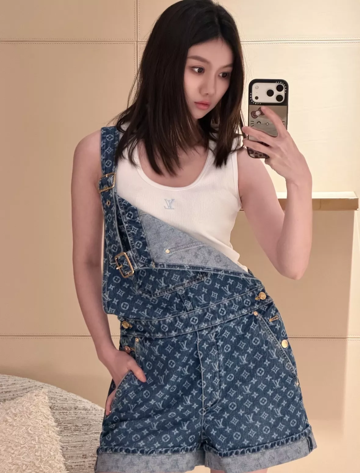 루이비통 모노그램 데님 오버롤 쇼츠 상세 이미지 51